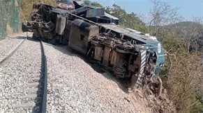 Descarrilamiento de tren en Oaxaca deja al menos 13 muertos y cerca de 100 heridos