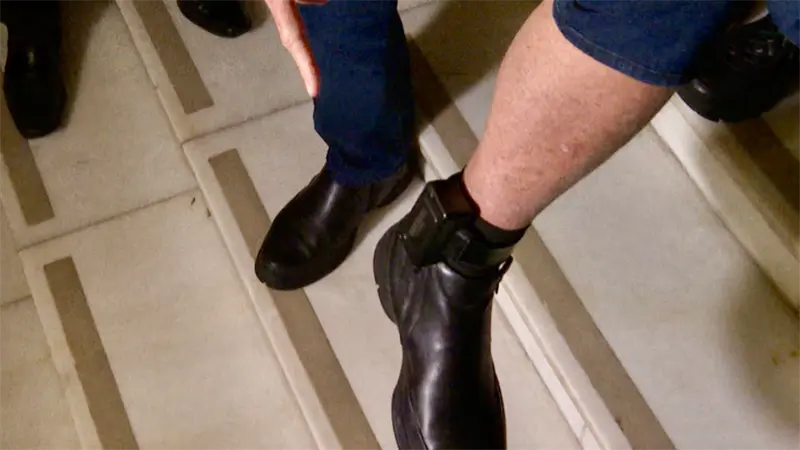 Hallan en Paraguay tobillera electrónica que llevaba condenado por trama de Bolsonaro