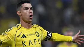 Cristiano Ronaldo marca gol involuntario y se acerca a los 1000 en liga Arabia Saudí Cristiano Ronaldo marca gol involuntario y se acerca a los 1000 en liga Arabia Saudí