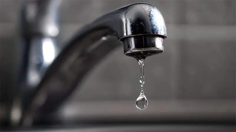 Denuncia fuga de agua por aver&iacute;a en Guayubin