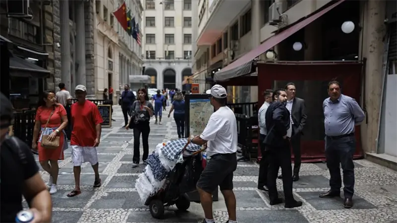 El desempleo en Brasil cae al 5,2 %, su menor nivel en 14 años