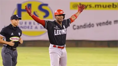 &iexcl;Leones siguen invictos! Derrotan 4-2 a los Gigantes del Cibao