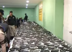 Ley sanciona con prisi&oacute;n y multas la exhibici&oacute;n de armas en la v&iacute;a p&uacute;blica