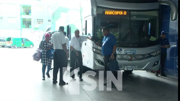 Amenaza de lluvias no detiene viajes al interior para celebrar eventos tradicionales