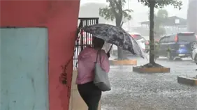 A&ntilde;o Nuevo bajo lluvias: Indomet pronostica aguaceros y mantiene seis provincias en alerta verde