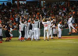 De la Cruz ataca de nuevo y decide remontada Toros sobre &Aacute;guilas