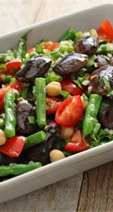 Cena navide&ntilde;a termina en emergencia: un hombre sufre un grave desgarro de es&oacute;fago tras comer lentejas