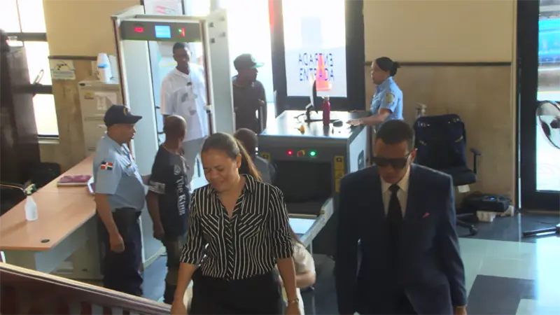 "No fue un atraco, hab&iacute;a acoso": madre de joven asesinada contradice versi&oacute;n del imputado