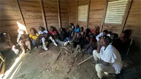 Ejército detiene grupo de indocumentados ocultos en vivienda desocupada en Mao