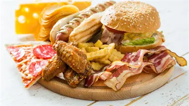 La publicidad de la comida basura, prohibida en Reino Unido salvo en horas nocturnas