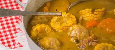 El sancocho reina en el recalentdo en los barrios del Gran Santo Domingo
