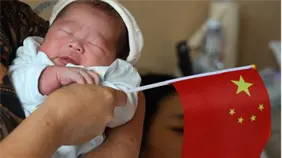 China grava los condones y anticonceptivos en un intento por elevar la natalidad