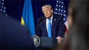 Trump impide que empresa controlada por ciudadano chino compre operación de chips en EEUU