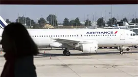 Francia pide a sus compañías aéreas no entrar en el espacio aéreo de Venezuela