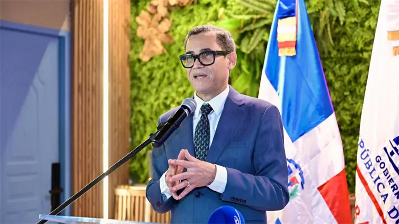 Desempleo baja a 4.9 % en RD y marca un hito histórico en 2025