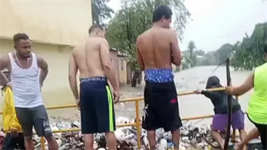 Fuertes lluvias provocan inundaciones y mantienen en alerta a San Felipe de Puerto Plata