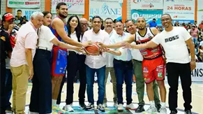 Ministro Kelvin Cruz anuncia remozamiento del polideportivo de Santiago Rodr&iacute;guez