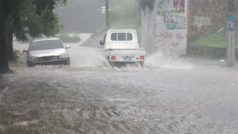 COE mantiene provincias en alerta amarilla y verde por riesgo de inundaciones