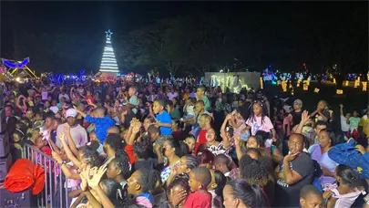 Alcaldesa Betty Ger&oacute;nimo encabeza Show de Reyes en el Parque las Luces