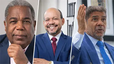 Los funcionarios destituidos que no fueron asignados a otras funciones