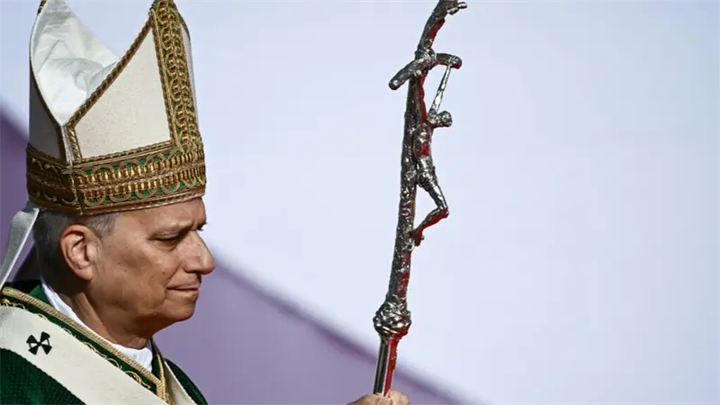 El papa rechaza al cierre del Jubileo una econom&iacute;a deformada y los halagos del poder