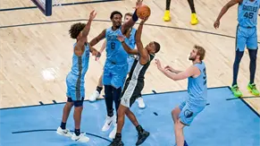 El tap&oacute;n de Aldama, alianza Doncic-LeBron y la peor racha de los Pacers