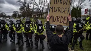 Minnesota declara emergencia y alista Guardia Nacional tras la muerte de una mujer por ICE