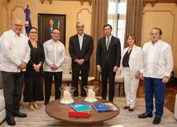 Presidente Abinader recibe a Michel Camilo y autoridades de Berklee College