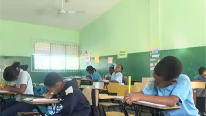 Estudiantes regresan a clases tras asueto de Navidad y A&ntilde;o Nuevo