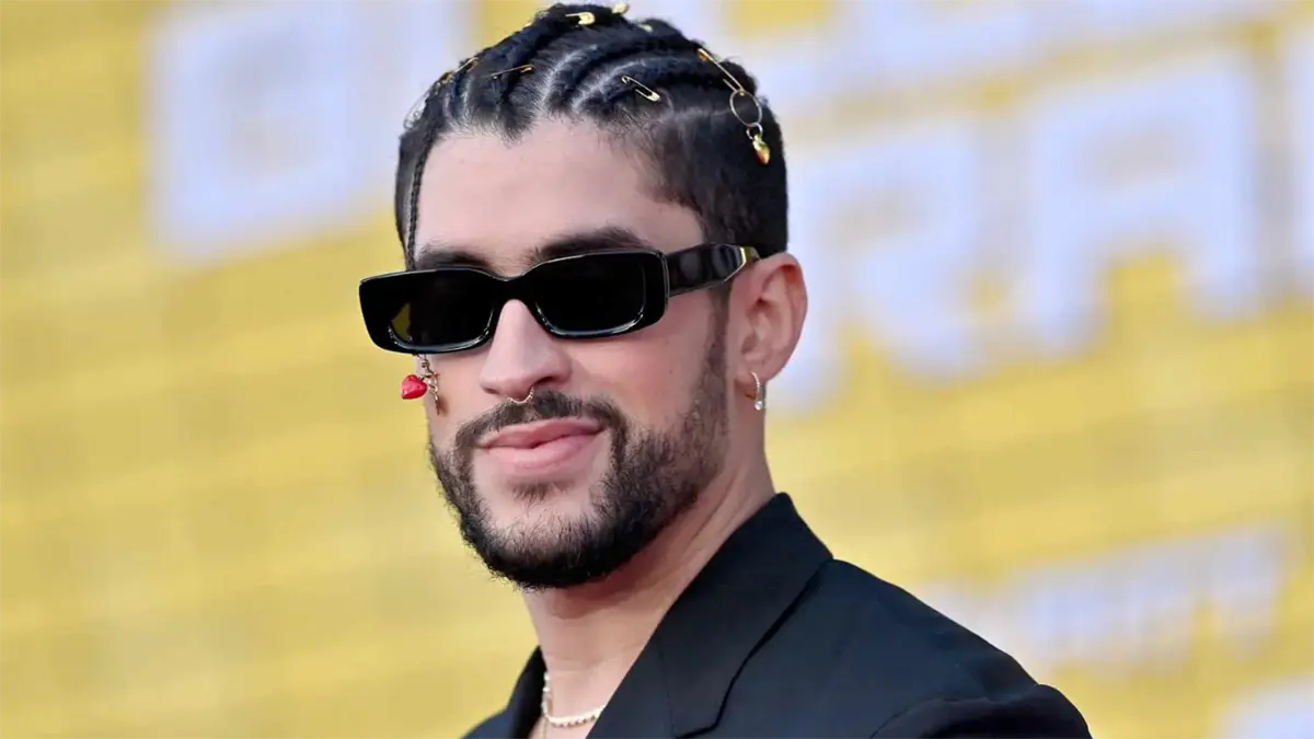 Demandan a Bad Bunny y a Rimas Entertainment por uso de voz de una mujer en la canción "EoO"