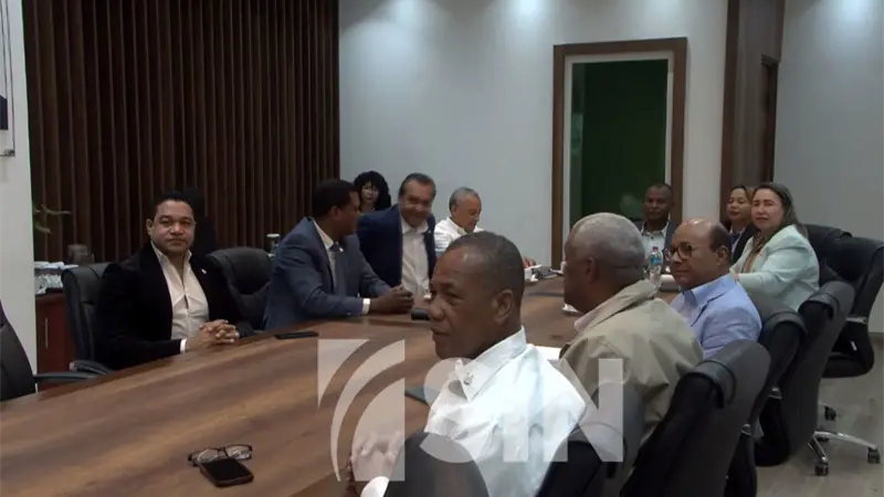 Comisi&oacute;n permanente de diputados intenta salvar la reforma laboral