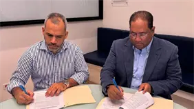Alcalde de Monte Plata firma acuerdo para transparentar la recaudaci&oacute;n municipal