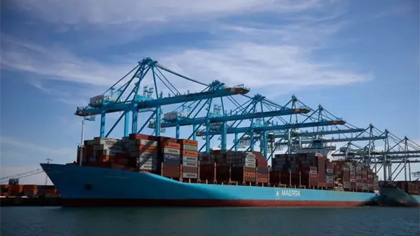 El d&eacute;ficit comercial de EE.UU. cay&oacute; un 39 % en octubre de 2025