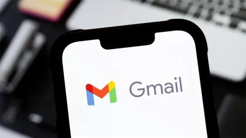 Google lanza herramienta de IA que resume cadenas de correos en Gmail