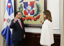 Raquel Pe&ntilde;a juramenta a Eduardo Sanz Lovat&oacute;n como ministro de Industria, Comercio y Mipymes