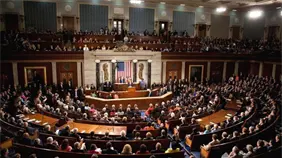 Senado aprueba resoluci&oacute;n para intentar bloquear nuevas incursiones de Trump en Venezuela