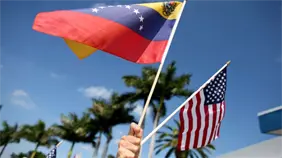 EE.UU. env&iacute;a a Caracas a diplom&aacute;ticos para explorar reapertura de embajada en Venezuela