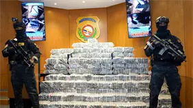 Intervienen embarcaci&oacute;n con 863 paquetes de presunta coca&iacute;na en persecuci&oacute;n mar&iacute;tima