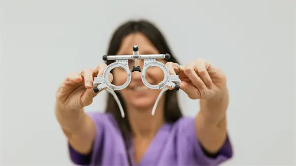 Oftalmóloga alerta sobre efectos de las pantallas y llama a priorizar la salud visual Oftalmóloga alerta sobre efectos de las pantallas y llama a priorizar la salud visual