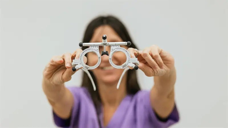 Oftalm&oacute;loga alerta sobre efectos de las pantallas y llama a priorizar la salud visual