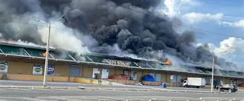 Seis meses despu&eacute;s del incendio en el Merca Santo Domingo, comerciantes siguen esperando reconstrucci&oacute;n