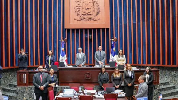 Senado aprueba ley para el pago de deuda por obras previas a Ley de Compras