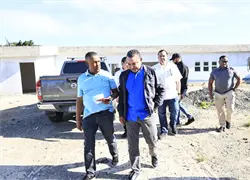SNS supervisa avances y ordena reanudaci&oacute;n y conclusi&oacute;n de obras hospitalarias en Santo Domingo Norte