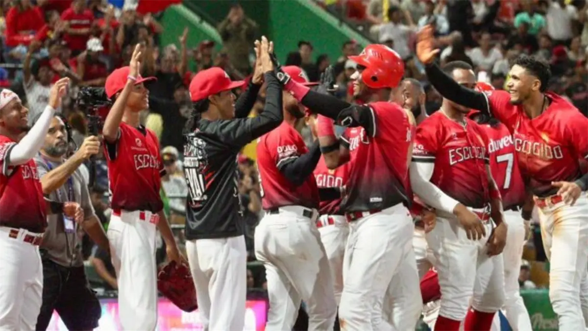 Escogido vence 8-3 a las Águilas en el partido del sábado 10 de enero.