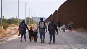 Jueza impide a EE.UU. acabar con el programa de reunificación familiar de migrantes Jueza impide a EE.UU. acabar con el programa de reunificación familiar de migrantes