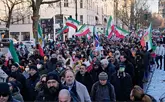 Cientos de manifestantes en Berl&iacute;n contra la represi&oacute;n de protestas en Ir&aacute;n y por libertad