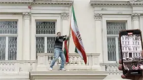Ir&aacute;n convoca a embajador brit&aacute;nico tras retirar un manifestante bandera iran&iacute; en Londres