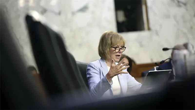 Demócratas acusan al Gobierno de Trump de encubrir el caso de la mujer abatida por ICE