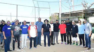 Nelson Cruz y la Fundaci&oacute;n Boomstick23 benefician a miles de ciudadanos con jornada social en Montecristi
