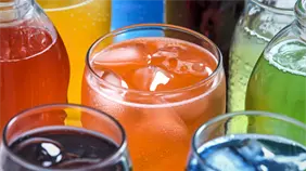 La OMS advierte que los impuestos al alcohol y bebidas azucaradas son demasiado bajos